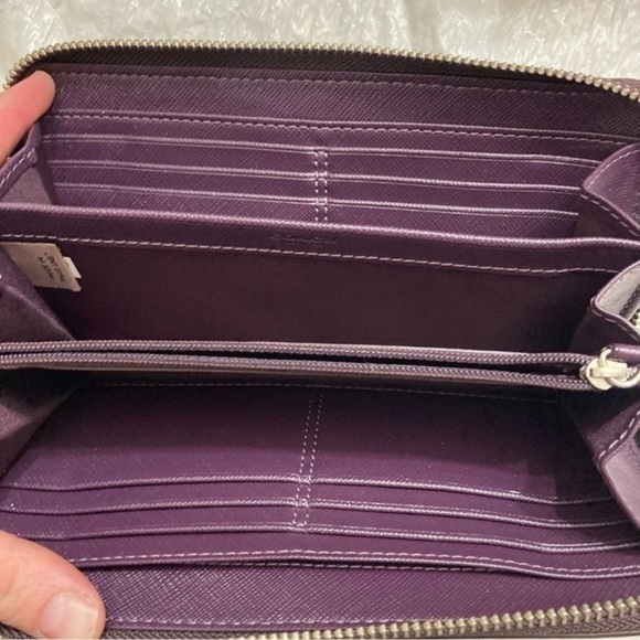 Coach purple leather zipper accordion clutch wallet - Picture 9 of 10